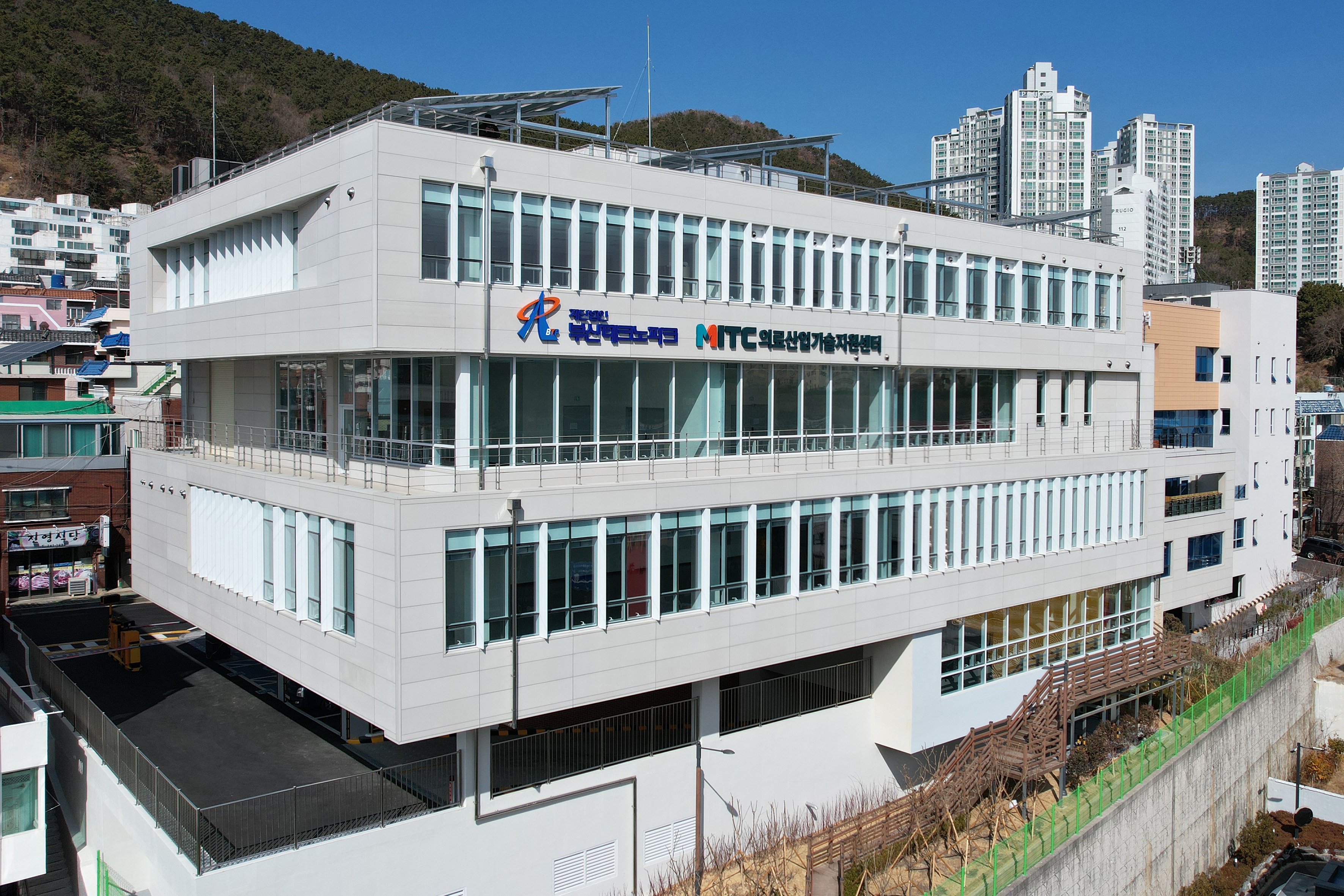 다대단지 의료산업기술지원센터 전경 사진 